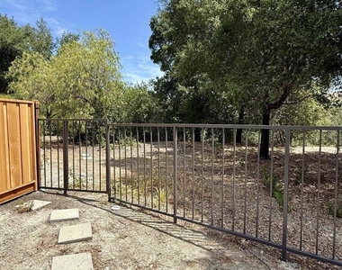 365 Bellflower Dr - Photo Thumbnail 30