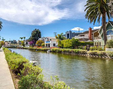 417 Venice Way - Photo Thumbnail 24