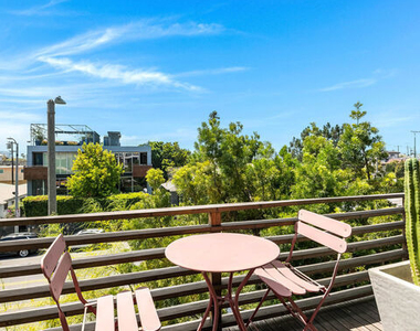 417 Venice Way - Photo Thumbnail 12