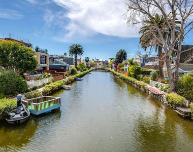417 Venice Way - Photo Thumbnail 25