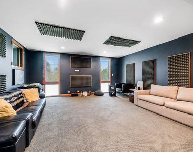 417 Venice Way - Photo Thumbnail 15