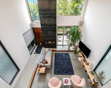 417 Venice Way - Photo Thumbnail 9