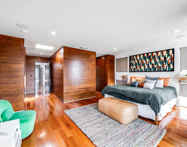 417 Venice Way - Photo Thumbnail 13