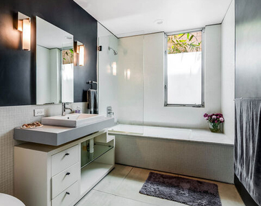 417 Venice Way - Photo Thumbnail 16