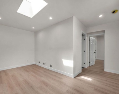 303 Culver Boulevard - Photo Thumbnail 13