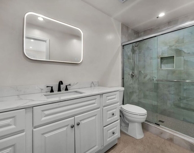303 Culver Boulevard - Photo Thumbnail 12