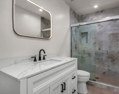 303 Culver Boulevard - Photo Thumbnail 15
