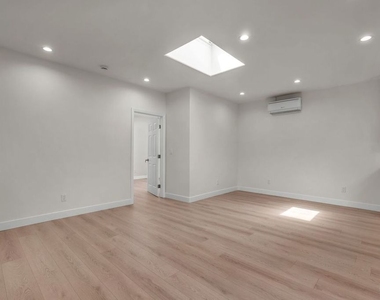 303 Culver Boulevard - Photo Thumbnail 8