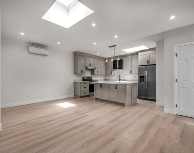 303 Culver Boulevard - Photo Thumbnail 2