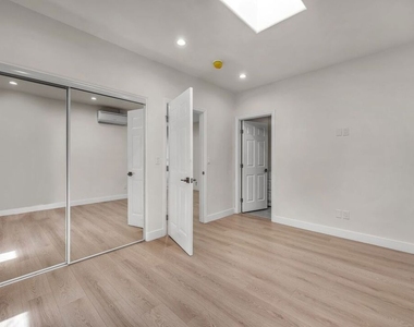 303 Culver Boulevard - Photo Thumbnail 9