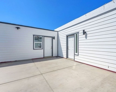 303 Culver Boulevard - Photo Thumbnail 1