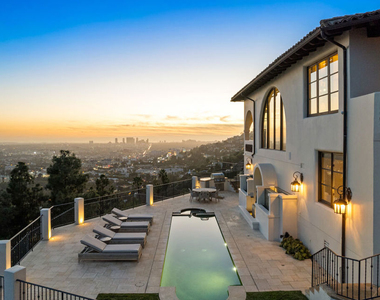 1924 Wattles Drive - Photo Thumbnail 2