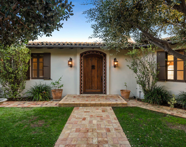 1924 Wattles Drive - Photo Thumbnail 6