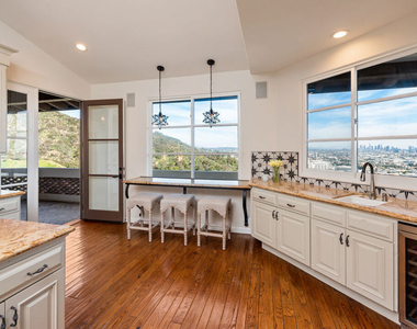 1924 Wattles Drive - Photo Thumbnail 18