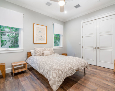 4800 Zelzah Avenue - Photo Thumbnail 25