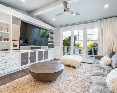 4800 Zelzah Avenue - Photo Thumbnail 28