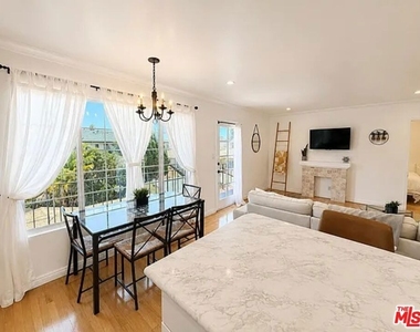 1028 12th Street - Photo Thumbnail 6