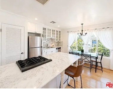 1028 12th Street - Photo Thumbnail 4