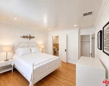 1028 12th Street - Photo Thumbnail 12
