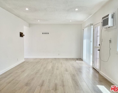 629 Hardin Drive - Photo Thumbnail 2