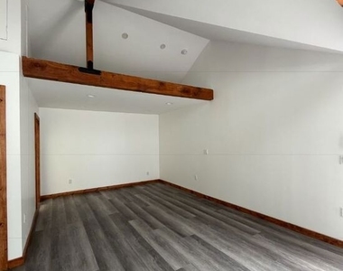 1246 N El Centro Avenue - Photo Thumbnail 3