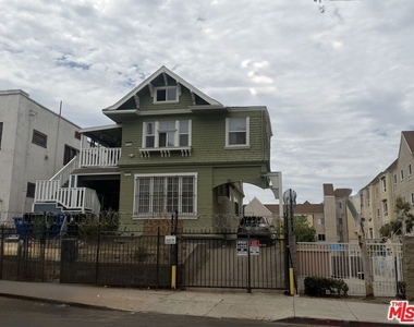 915 S Grand View Street - Photo Thumbnail 6