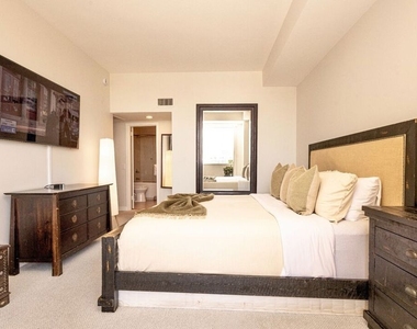7250 Franklin Avenue - Photo Thumbnail 26