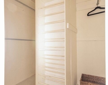 7250 Franklin Avenue - Photo Thumbnail 28