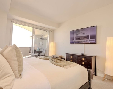 7250 Franklin Avenue - Photo Thumbnail 19