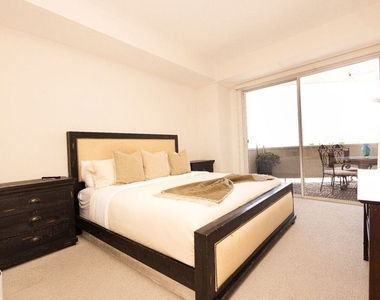 7250 Franklin Avenue - Photo Thumbnail 25