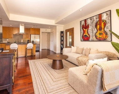 7250 Franklin Avenue - Photo Thumbnail 30
