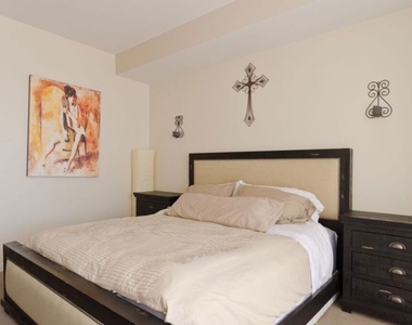 7250 Franklin Avenue - Photo Thumbnail 16