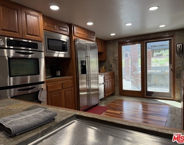 1196 Willow Lane - Photo Thumbnail 2