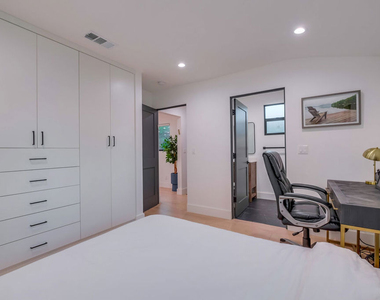 5715 Corteen Place - Photo Thumbnail 16