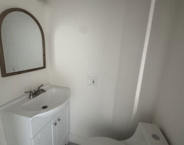 245 N Swall Drive - Photo Thumbnail 9