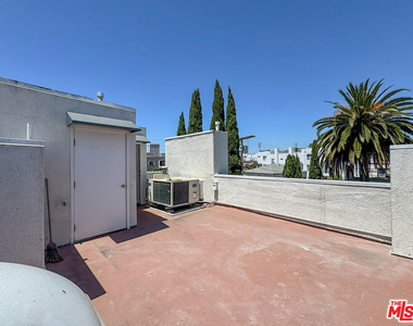 1733 Malcolm Avenue - Photo Thumbnail 8