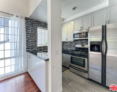 1733 Malcolm Avenue - Photo Thumbnail 3