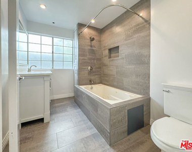 1733 Malcolm Avenue - Photo Thumbnail 20