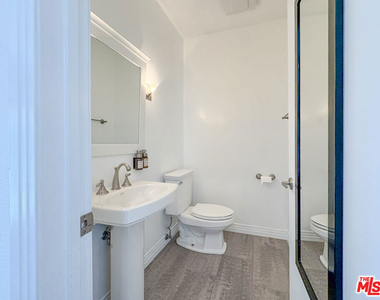 1733 Malcolm Avenue - Photo Thumbnail 15