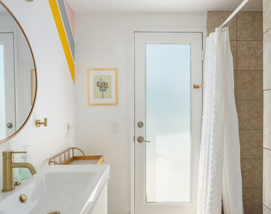 27445 Hombria Drive - Photo Thumbnail 17