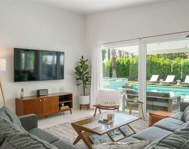 27445 Hombria Drive - Photo Thumbnail 8