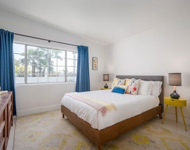 27445 Hombria Drive - Photo Thumbnail 21