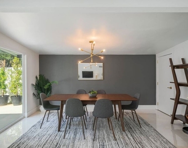 27445 Hombria Drive - Photo Thumbnail 13