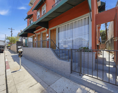 5760 Melrose Avenue - Photo Thumbnail 10