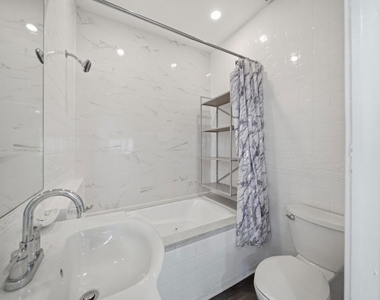 5760 Melrose Avenue - Photo Thumbnail 8