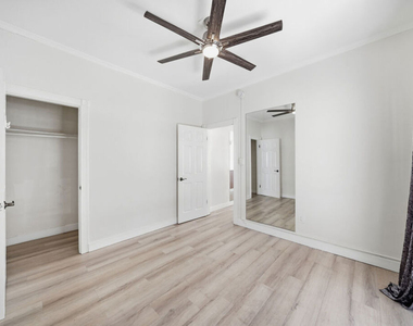 5754 Melrose Avenue - Photo Thumbnail 9