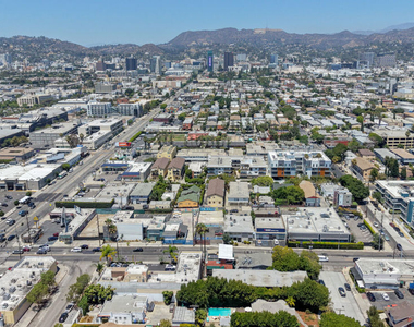 5754 Melrose Avenue - Photo Thumbnail 14