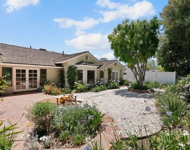1401 Jonesboro Drive - Photo Thumbnail 24
