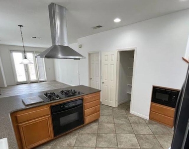 6967 Tradewinds Dr - Photo Thumbnail 5