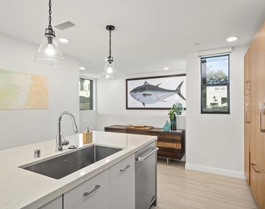 2925 Upshur - Photo Thumbnail 9